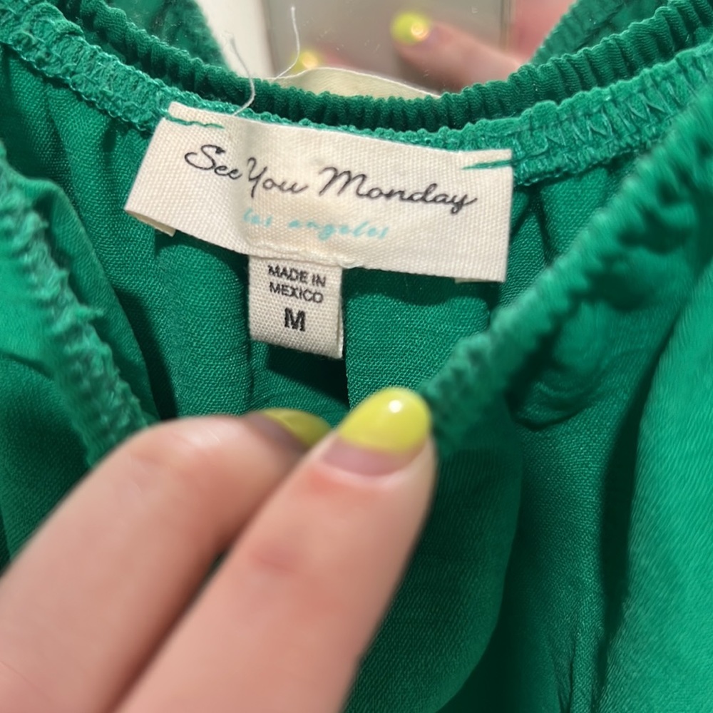 Size medium green puff sleeve midi dress - Picture 3 of 3